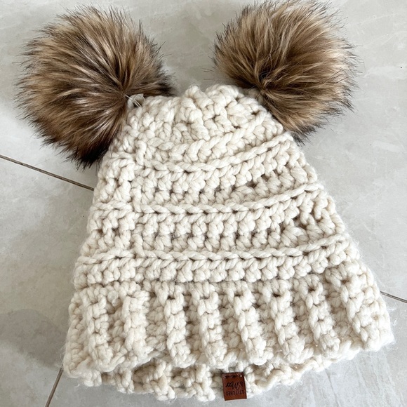 Chunky Knit Hat with Double Fur Poms - Picture 3 of 3